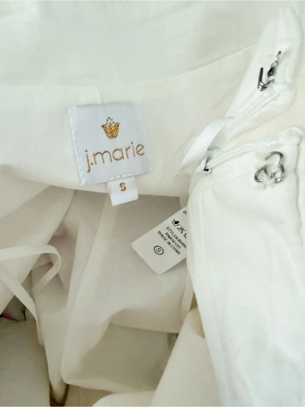 J.Marie Short Set Eloise White Floral Embroidered Top and Shorts - Picture 12 of 13